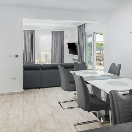 Ferienhaus Luxurious In