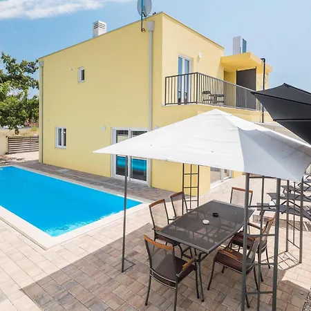 Cozy In With Kitchen Porec