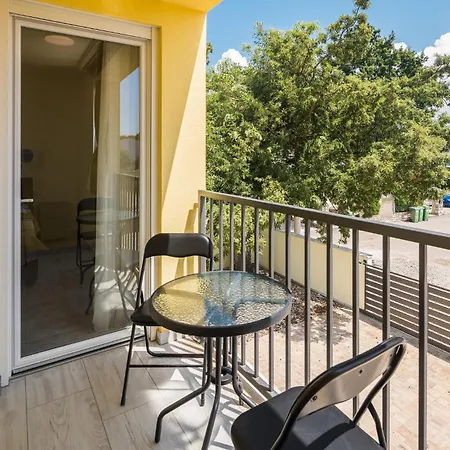 Casa de Férias Cozy In With Kitchen Poreč