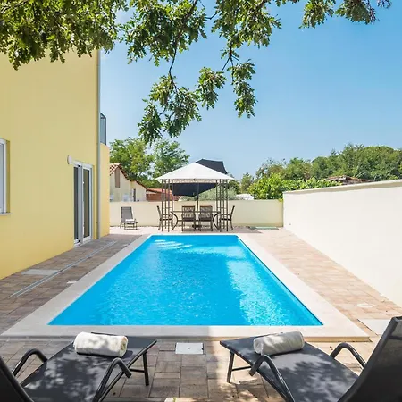 Ferienhaus Luxurious In Poreč